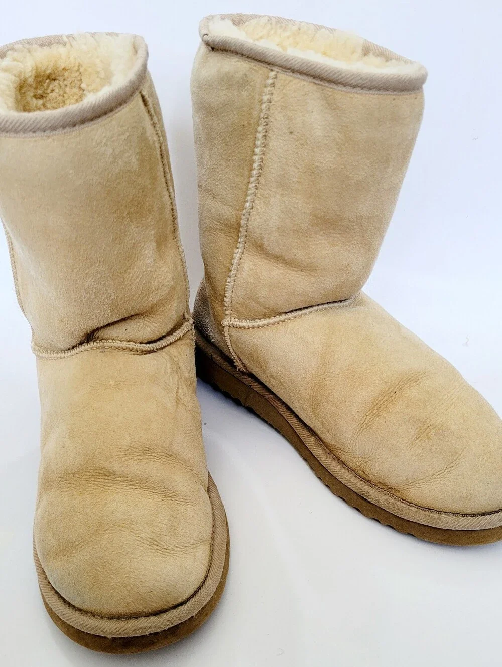 UGG Australia Classic Short II Boots Genuine Leather/Sheepskin US 9